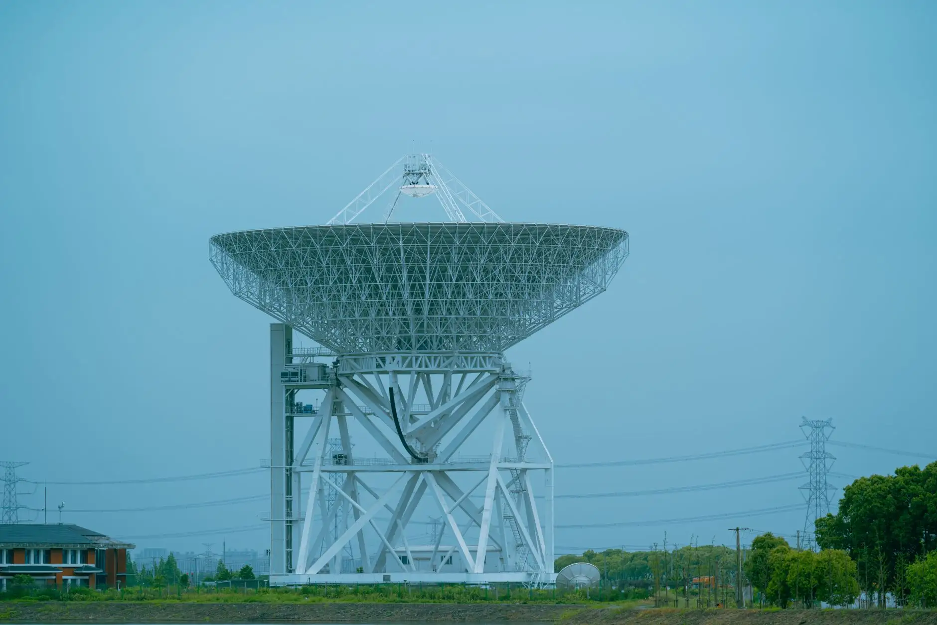 航天电子器件与卫星通信设备在军工配套项目中的选型要点正文配图 1